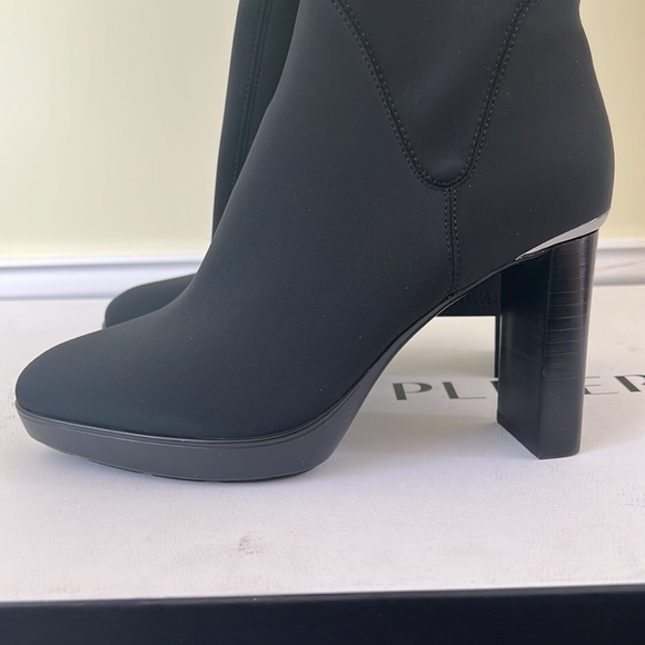 Donald Pliner - Picture 6 of 7